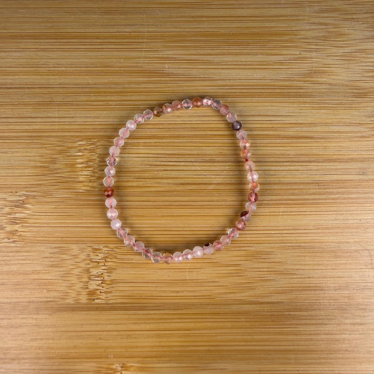 Red Healer Facet Armband