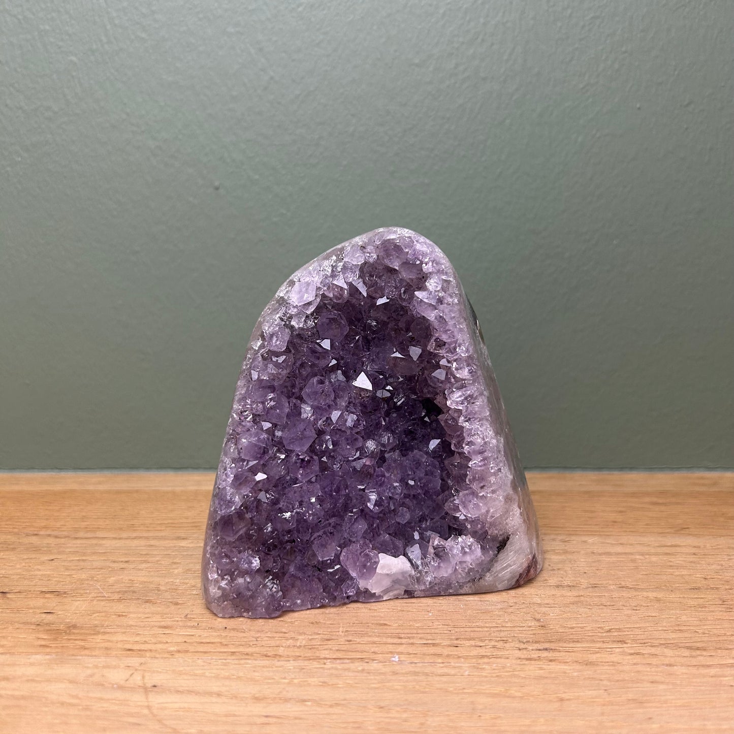 Amethist op Standvlak 01