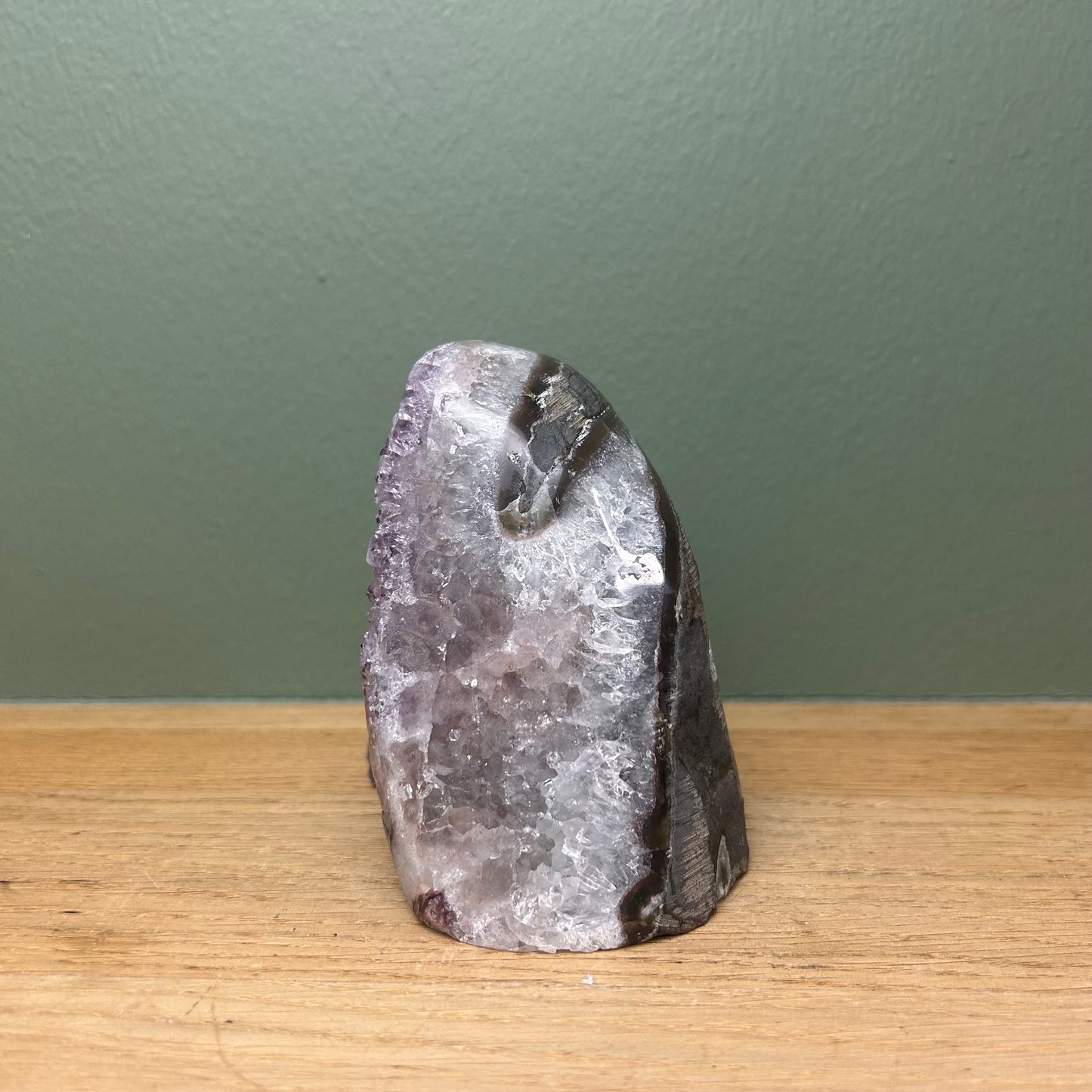 Amethist op Standvlak 01